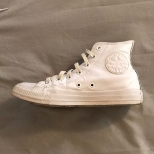White leather chuck Taylor converse